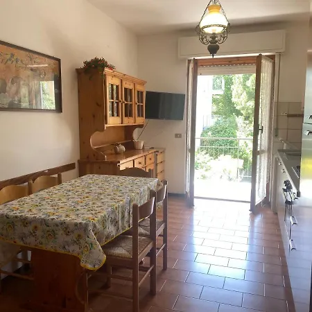 Via Pesaro A/c 公寓 马瑟利